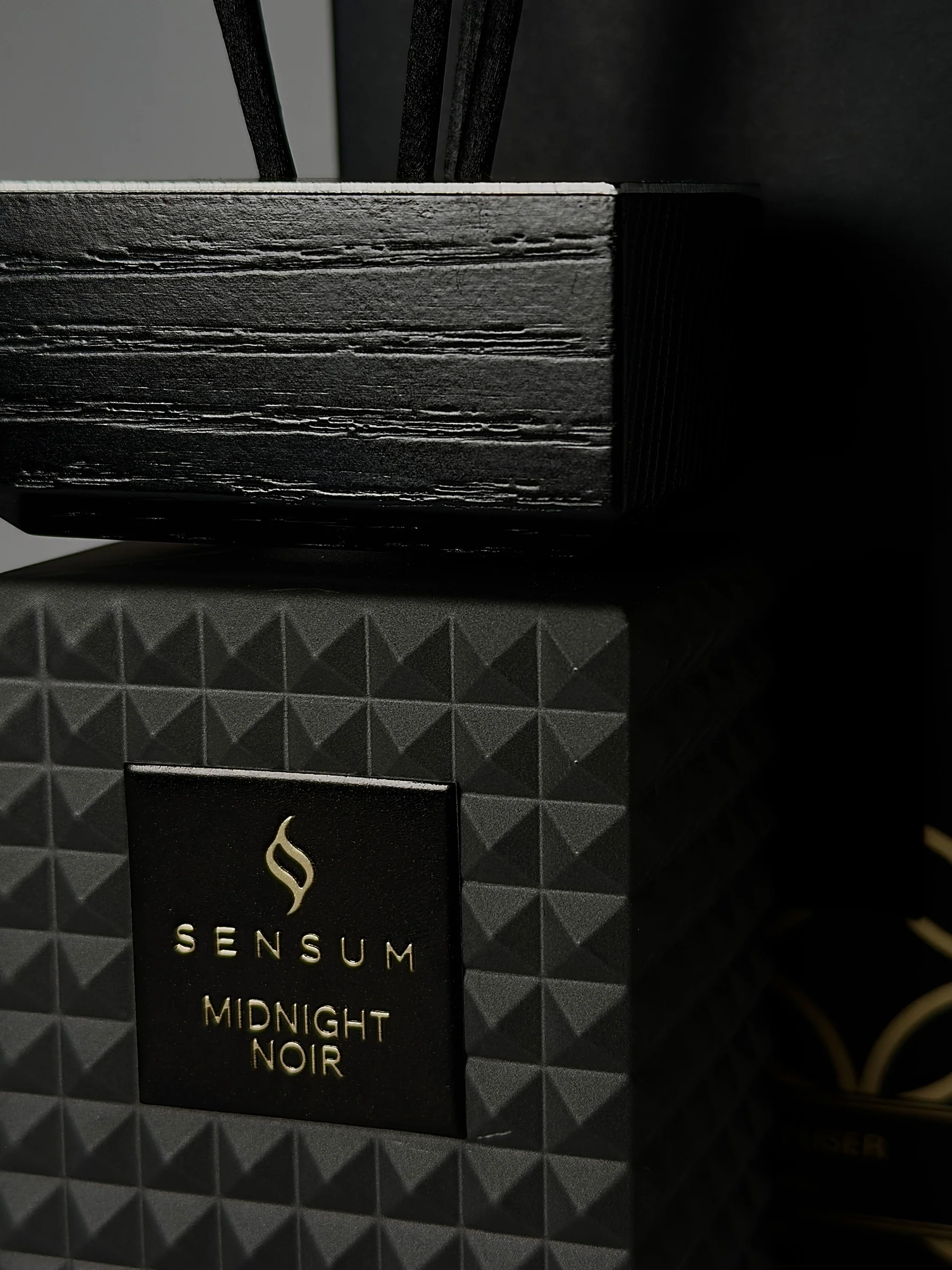 Midnight Noir - Sensum Reed Diffuser (150ml) - Image 4